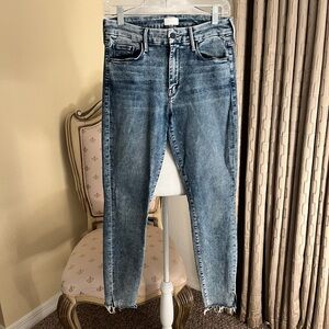 MOTHER The Looker Sacred Slit Frayed Hem Jeans. Size 28